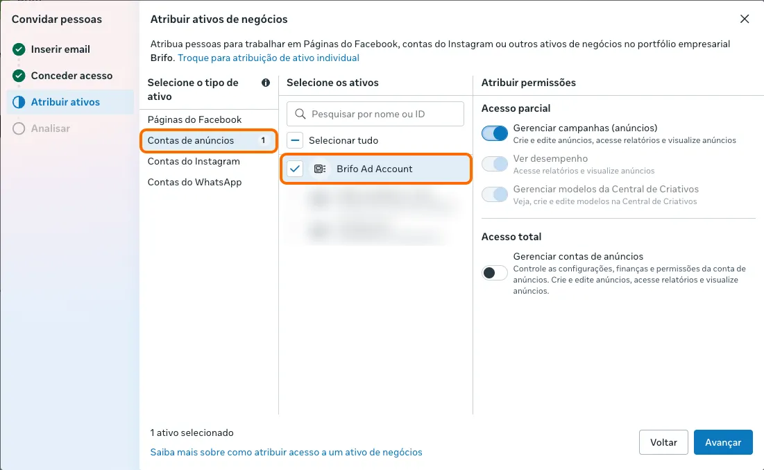 Etapa Atribuir ativos com Contas de anúncios selecionado, a conta marcada e Gerenciar campanhas ligado em Acesso parcial
